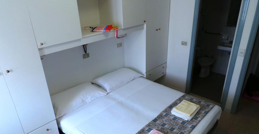 Hotel Nuovo Fiore Каттолика Экстерьер фото