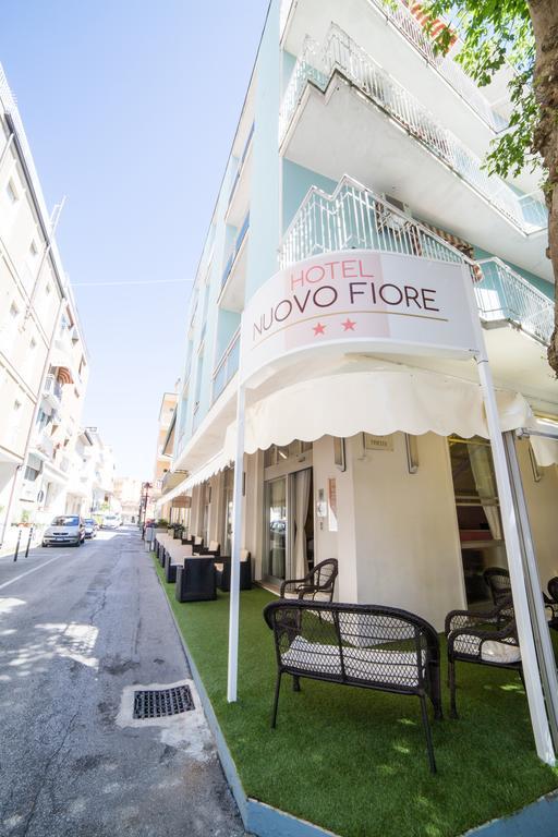 Hotel Nuovo Fiore Каттолика Экстерьер фото