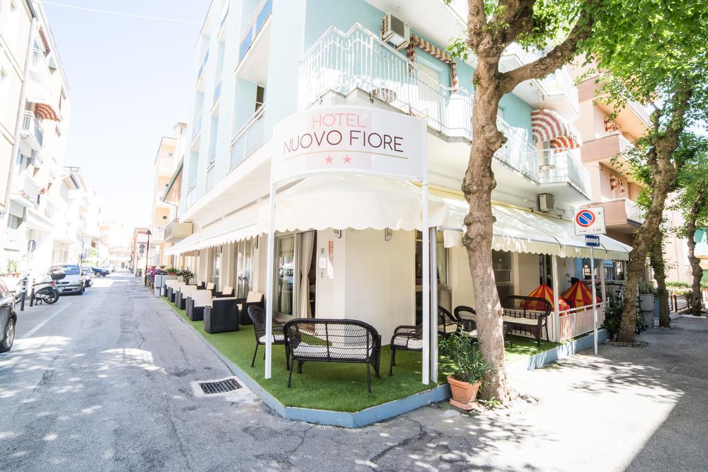 Hotel Nuovo Fiore Каттолика Экстерьер фото